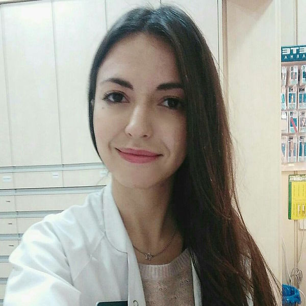 Laura Lebrón - Farmacéutica Adjunta (Madrid)