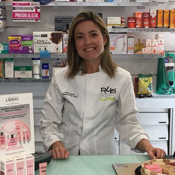 Marta Neto - Titular de Farmacia (Sevilla)