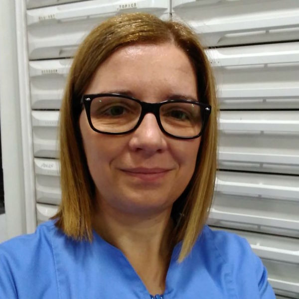 Elena Prat - Farmacéutica Adjunta (Caldes de Montbui, Barcelona)