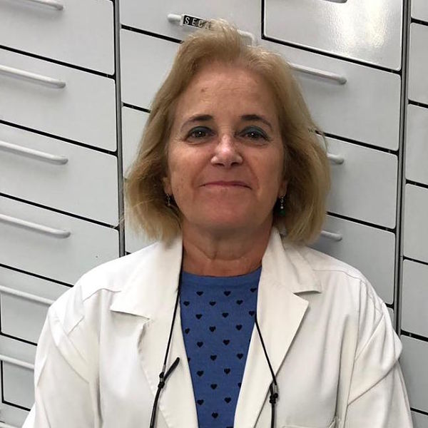 Mª Elena Baeza - Titular de Farmacia (Santa Pola, Alicante)